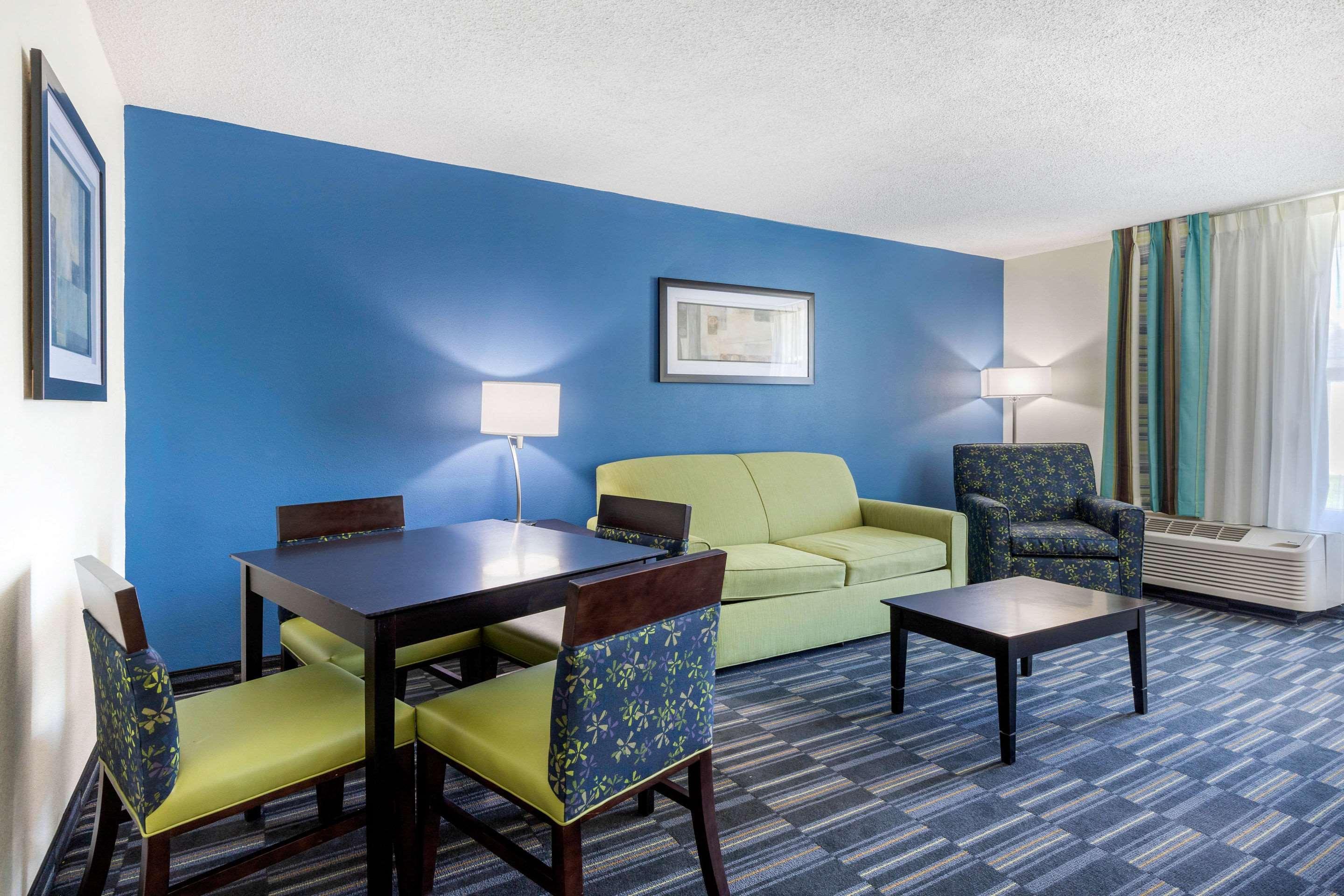 Days Inn And Suites By Wyndham Oxford Exterior foto