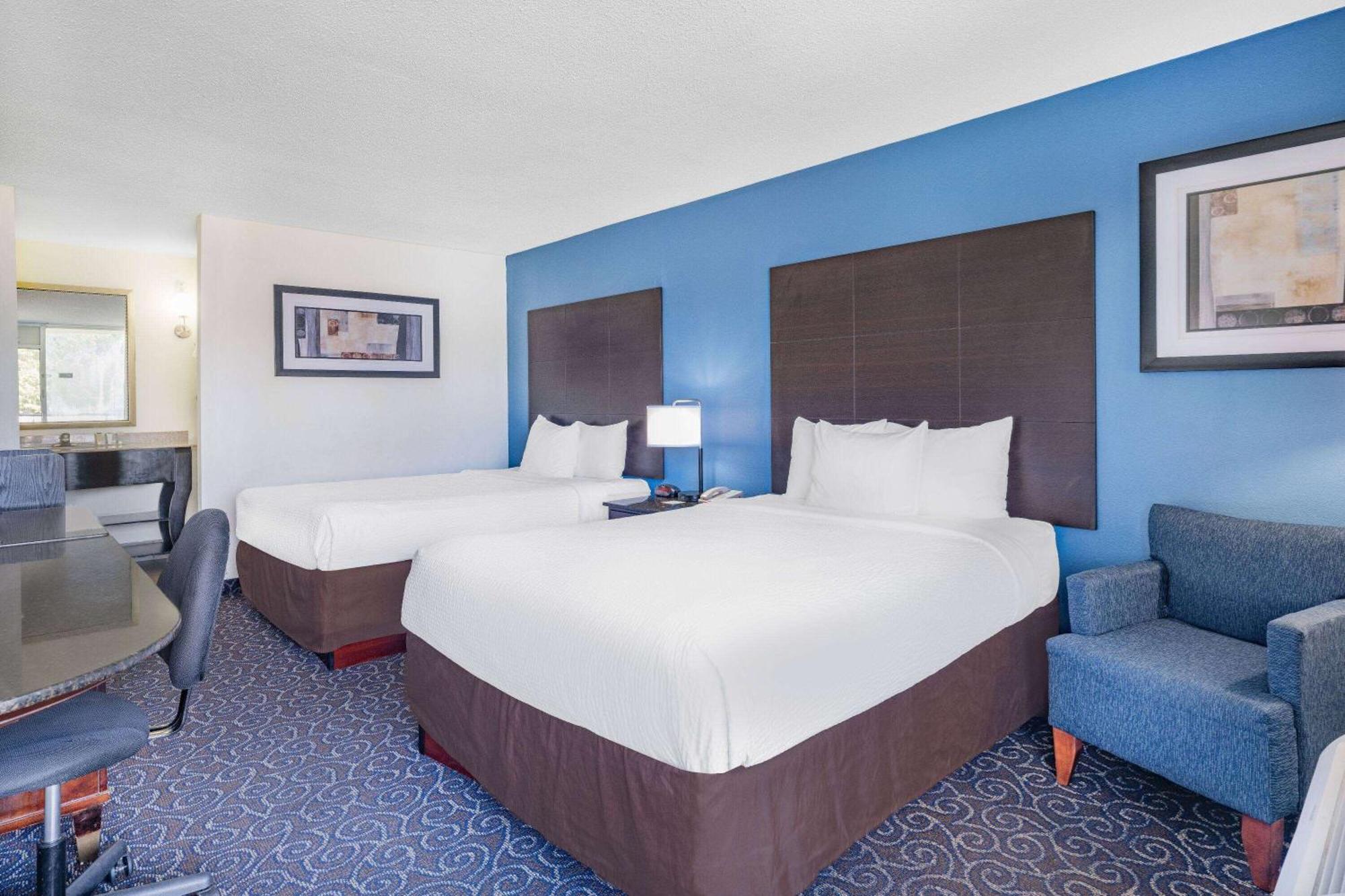 Days Inn And Suites By Wyndham Oxford Exterior foto